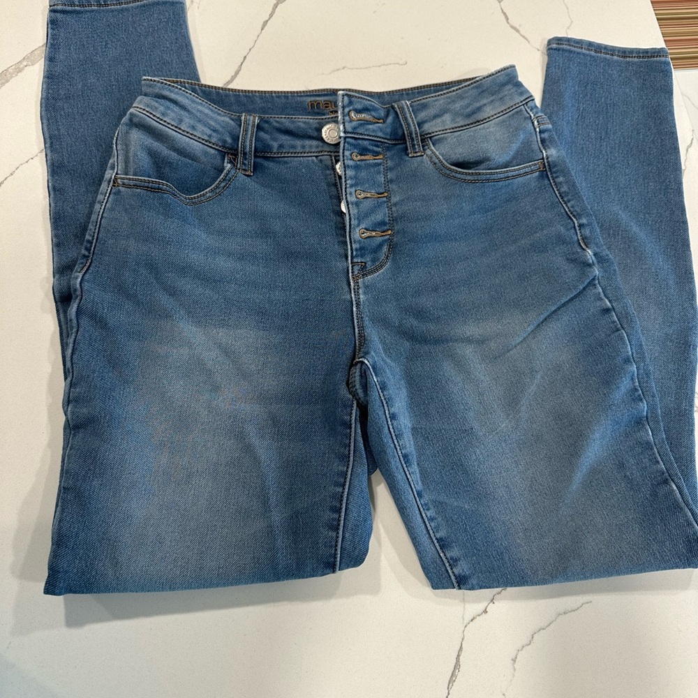 Maurice’s button up skinny jeans